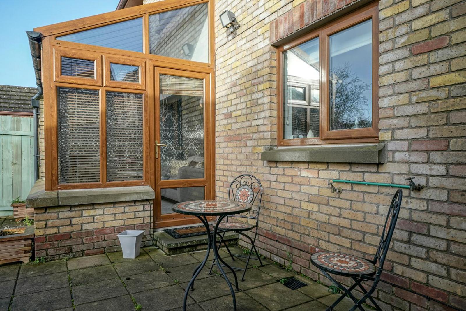 3 Bed House, Quiet Location Close To Holiday home *