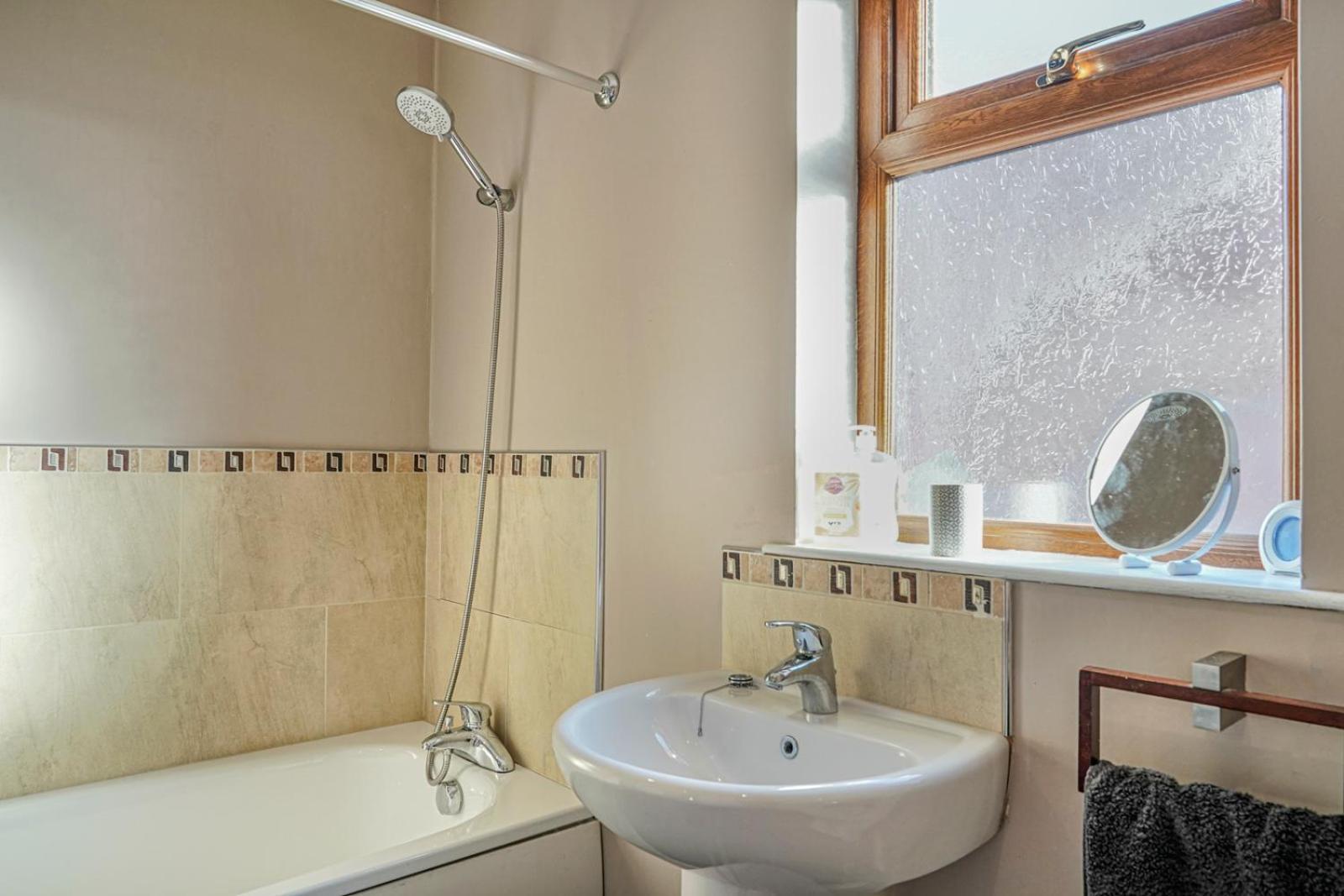 3 Bed House, Quiet Location Close To Bangor (Down)