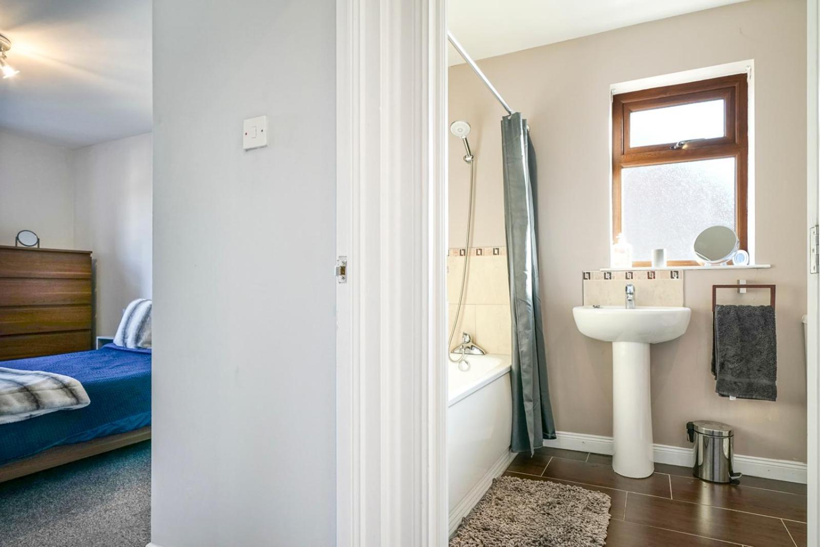 3 Bed House, Quiet Location Close To * Bangor (Down)